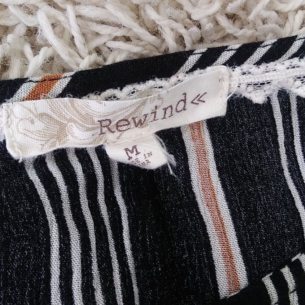 Rewind Drawstring Crop Top - Picture 2 of 6